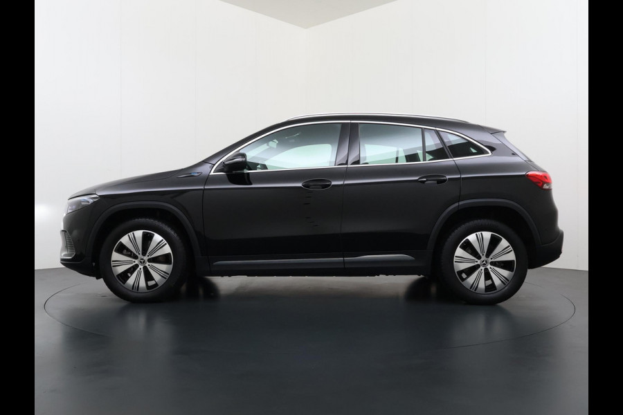 Mercedes-Benz EQA 250 Business Solution Luxury 67 kWh | SOH 96% | Ambilight | Elektr. achterklep | Stoelverwarming | Camera | Origineel Nederlandse auto | NAP | 12 mnd BOVAG garantie