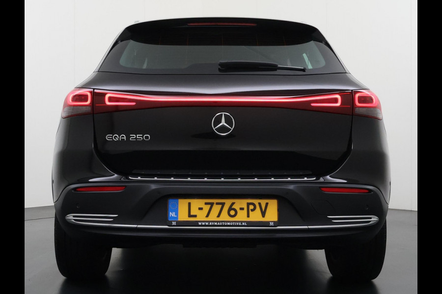 Mercedes-Benz EQA 250 Business Solution Luxury 67 kWh | SOH 96% | Ambilight | Elektr. achterklep | Stoelverwarming | Camera | Origineel Nederlandse auto | NAP | 12 mnd BOVAG garantie