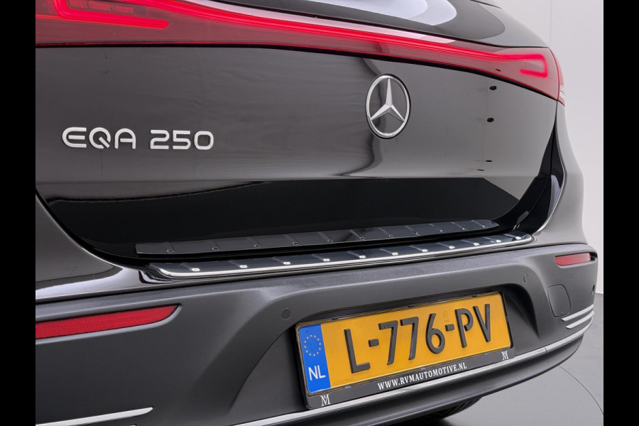 Mercedes-Benz EQA 250 Business Solution Luxury 67 kWh | SOH 96% | Ambilight | Elektr. achterklep | Stoelverwarming | Camera | Origineel Nederlandse auto | NAP | 12 mnd BOVAG garantie
