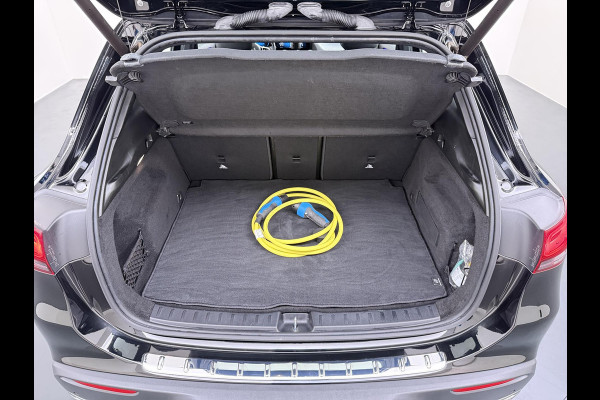 Mercedes-Benz EQA 250 Business Solution Luxury 67 kWh | SOH 96% | Ambilight | Elektr. achterklep | Stoelverwarming | Camera | Origineel Nederlandse auto | NAP | 12 mnd BOVAG garantie