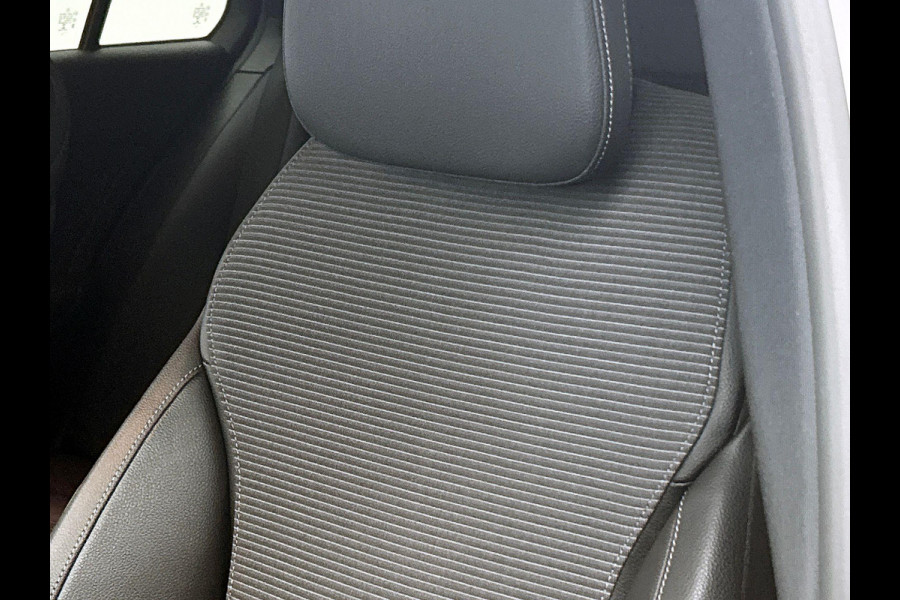 Mercedes-Benz C-Klasse Estate 300 e Luxury Line BLACK AD-CRUISE | SFEER | TREKHAAK