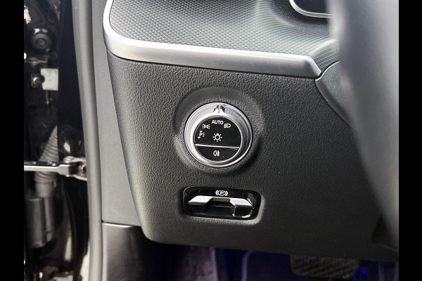 Mercedes-Benz C-Klasse Estate 300 e Luxury Line BLACK AD-CRUISE | SFEER | TREKHAAK