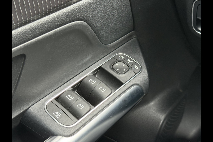 Mercedes-Benz GLA 200 Business Solution Luxury | Pano | CarPlay | Camera | LED | 18 inch