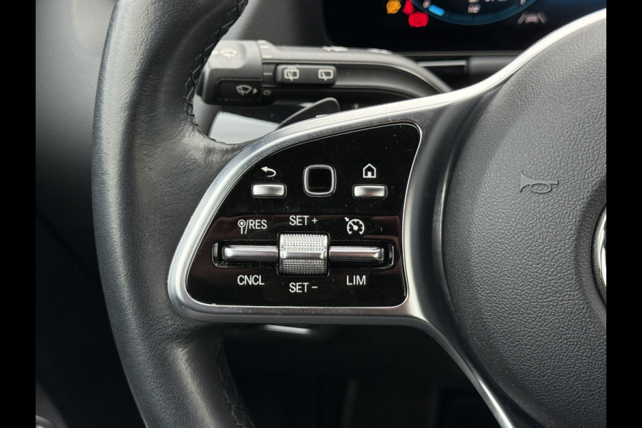 Mercedes-Benz GLA 200 Business Solution Luxury | Pano | CarPlay | Camera | LED | 18 inch