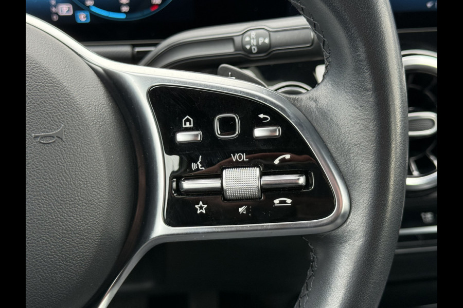 Mercedes-Benz GLA 200 Business Solution Luxury | Pano | CarPlay | Camera | LED | 18 inch