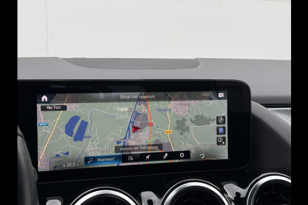 Mercedes-Benz GLA 200 Business Solution Luxury | Pano | CarPlay | Camera | LED | 18 inch