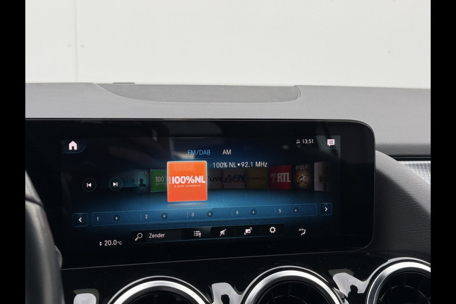 Mercedes-Benz GLA 200 Business Solution Luxury | Pano | CarPlay | Camera | LED | 18 inch