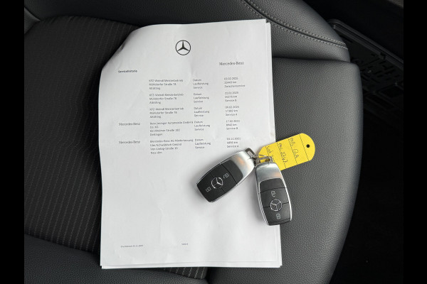 Mercedes-Benz GLA 200 Business Solution Luxury | Pano | CarPlay | Camera | LED | 18 inch