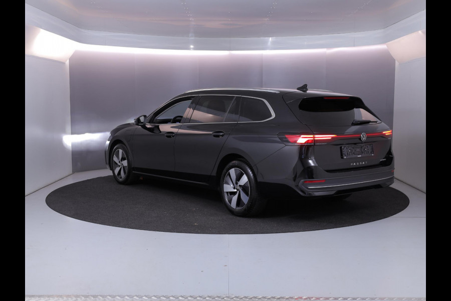 Volkswagen Passat Variant 1.5 eHybrid Business 204 PK PHEV | Navigatie | Trekhaak inklapbaar | Parkeer camera | Stoel- en stuurverwarming |