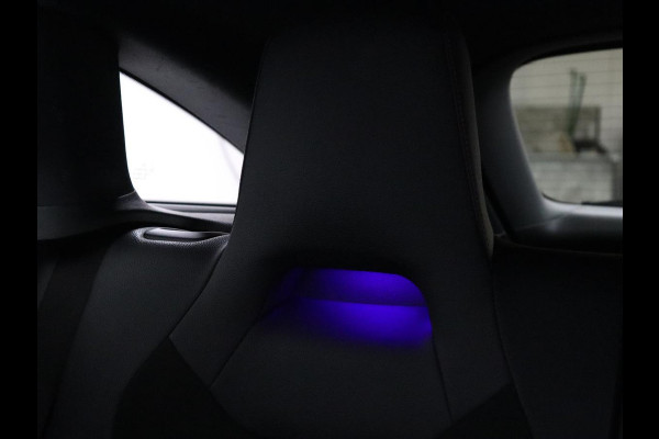 Mercedes-Benz CLA-Klasse 180d Business Solution AMG | Stoelverwarming | Carplay | Camera | Leder/Alcantara | Navigatie | Widescreen | Sfeerverlichting | Designo Mountaingrijs Magno