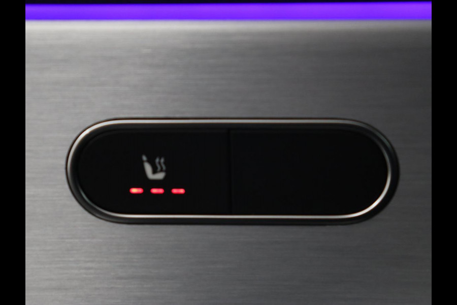 Mercedes-Benz CLA-Klasse 180d Business Solution AMG | Stoelverwarming | Carplay | Camera | Leder/Alcantara | Navigatie | Widescreen | Sfeerverlichting | Designo Mountaingrijs Magno