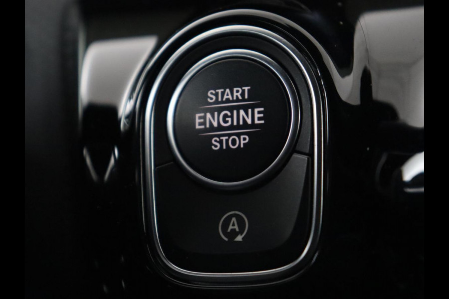 Mercedes-Benz CLA-Klasse 180d Business Solution AMG | Stoelverwarming | Carplay | Camera | Leder/Alcantara | Navigatie | Widescreen | Sfeerverlichting | Designo Mountaingrijs Magno