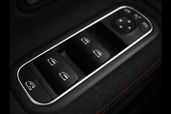Mercedes-Benz CLA-Klasse 180d Business Solution AMG | Stoelverwarming | Carplay | Camera | Leder/Alcantara | Navigatie | Widescreen | Sfeerverlichting | Designo Mountaingrijs Magno
