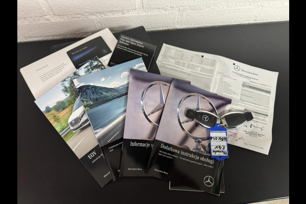 Mercedes-Benz Eqv 300 L2 Avantgarde Burmester 7 persoons Stoelkoeling Elektrische schuifdeuren Middenconsole