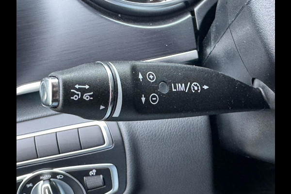 Mercedes-Benz Eqv 300 L2 Avantgarde Burmester 7 persoons Stoelkoeling Elektrische schuifdeuren Middenconsole