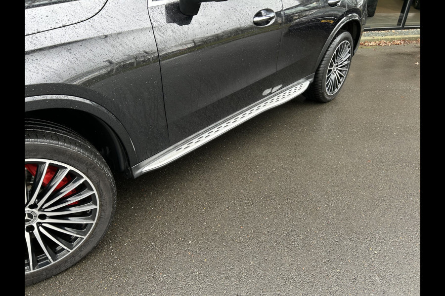 Mercedes-Benz GLC 300e AMG 4Matic // Panorama dak // Burmester // Memory // 360 Camera // 20 inch // Treeplanken // Sfeerverlichting // Keyless