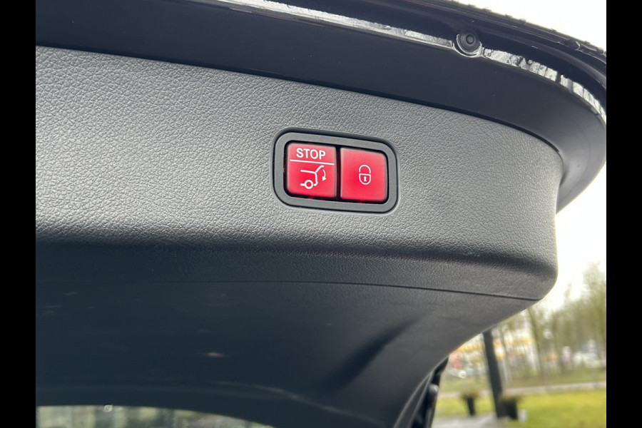 Mercedes-Benz GLC 300e AMG 4Matic // Panorama dak // Burmester // Memory // 360 Camera // 20 inch // Treeplanken // Sfeerverlichting // Keyless