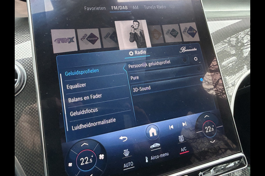 Mercedes-Benz GLC 300e AMG 4Matic // Panorama dak // Burmester // Memory // 360 Camera // 20 inch // Treeplanken // Sfeerverlichting // Keyless