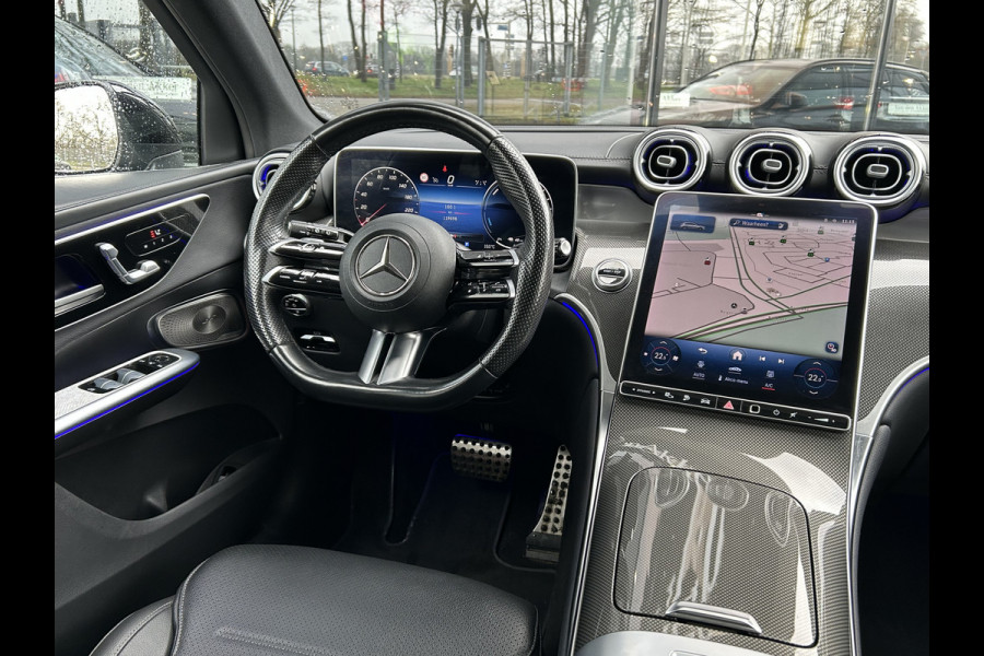 Mercedes-Benz GLC 300e AMG 4Matic // Panorama dak // Burmester // Memory // 360 Camera // 20 inch // Treeplanken // Sfeerverlichting // Keyless