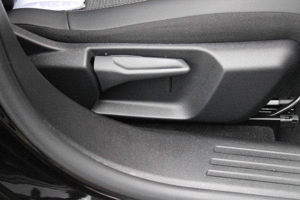 Peugeot 2008 1.2 100PK ALLURE PACK | CAMERA VOOR + ACHTER | NAVIGATIE | TREKHAAK | DRAADLOZE APPLE CARPLAY/ANDROID AUTO | DRAADLOZE TELEFOONLADER | CLIMATE CONTROL | LICHTMETALEN VELGEN 17" | ADAPTIVE CRUISE CONTROL | DAB+ RADIO | KEYLESS ENTRY/START | DODEHOEK DETECTIE |