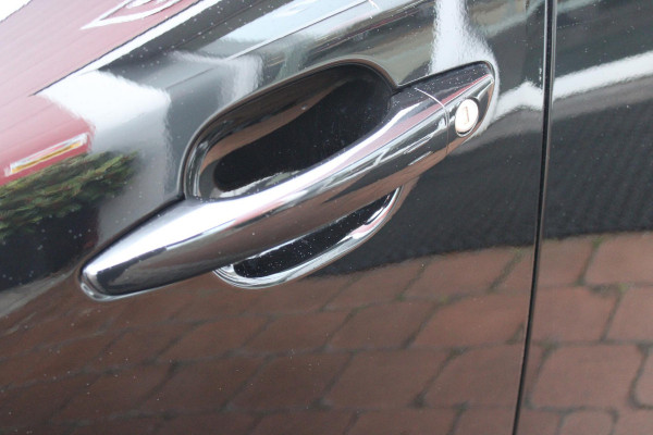 Peugeot 2008 1.2 100PK ALLURE PACK | CAMERA VOOR + ACHTER | NAVIGATIE | TREKHAAK | DRAADLOZE APPLE CARPLAY/ANDROID AUTO | DRAADLOZE TELEFOONLADER | CLIMATE CONTROL | LICHTMETALEN VELGEN 17" | ADAPTIVE CRUISE CONTROL | DAB+ RADIO | KEYLESS ENTRY/START | DODEHOEK DETECTIE |