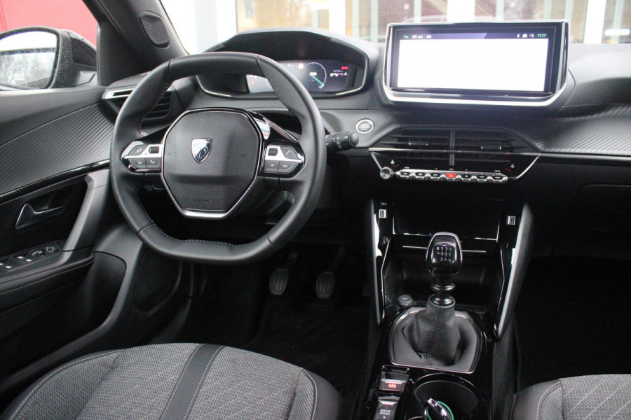 Peugeot 2008 1.2 100PK ALLURE PACK | CAMERA VOOR + ACHTER | NAVIGATIE | TREKHAAK | DRAADLOZE APPLE CARPLAY/ANDROID AUTO | DRAADLOZE TELEFOONLADER | CLIMATE CONTROL | LICHTMETALEN VELGEN 17" | ADAPTIVE CRUISE CONTROL | DAB+ RADIO | KEYLESS ENTRY/START | DODEHOEK DETECTIE |