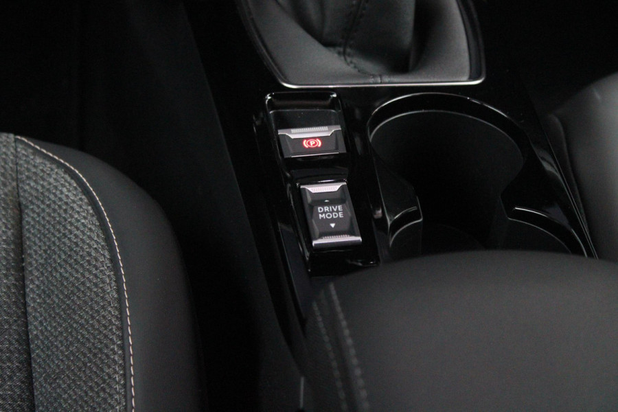 Peugeot 2008 1.2 100PK ALLURE PACK | CAMERA VOOR + ACHTER | NAVIGATIE | TREKHAAK | DRAADLOZE APPLE CARPLAY/ANDROID AUTO | DRAADLOZE TELEFOONLADER | CLIMATE CONTROL | LICHTMETALEN VELGEN 17" | ADAPTIVE CRUISE CONTROL | DAB+ RADIO | KEYLESS ENTRY/START | DODEHOEK DETECTIE |