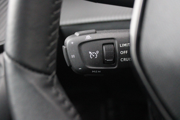 Peugeot 2008 1.2 100PK ALLURE PACK | CAMERA VOOR + ACHTER | NAVIGATIE | TREKHAAK | DRAADLOZE APPLE CARPLAY/ANDROID AUTO | DRAADLOZE TELEFOONLADER | CLIMATE CONTROL | LICHTMETALEN VELGEN 17" | ADAPTIVE CRUISE CONTROL | DAB+ RADIO | KEYLESS ENTRY/START | DODEHOEK DETECTIE |