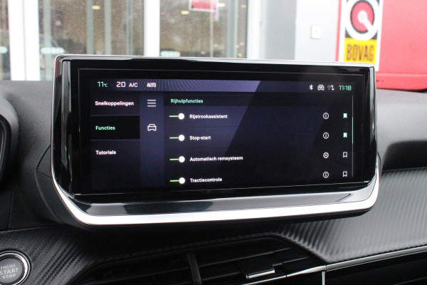 Peugeot 2008 1.2 100PK ALLURE PACK | CAMERA VOOR + ACHTER | NAVIGATIE | TREKHAAK | DRAADLOZE APPLE CARPLAY/ANDROID AUTO | DRAADLOZE TELEFOONLADER | CLIMATE CONTROL | LICHTMETALEN VELGEN 17" | ADAPTIVE CRUISE CONTROL | DAB+ RADIO | KEYLESS ENTRY/START | DODEHOEK DETECTIE |