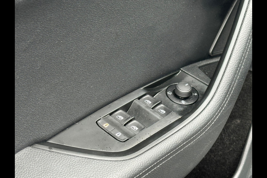 Škoda Superb Combi 1.4 TSI iV Business Edition Plus ADAPTIVE|VIRTUAL|STOELVWR