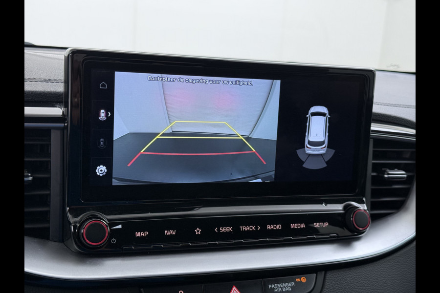 Kia Ceed Sportswagon 1.0T-GDi MHEV Automaat Facelift Navi Ecc Camera Apple Carplay Android Auto Pdc Stoel+Stuurverwarming DynamicPlusLine Elek.Achterklep Lane Assist Dodehoek Assist Regen-Lichtsensor Privacy Glas Isofix 1e Eigenaar Origineel Nederlandse Auto Dealeronderhouden
