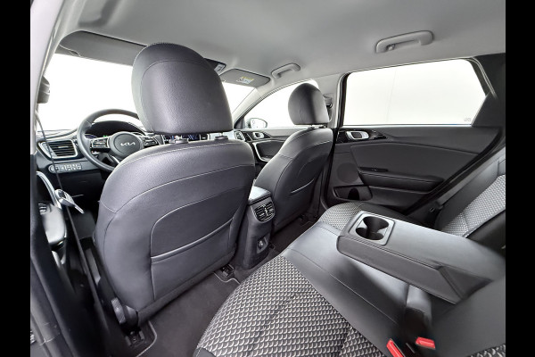 Kia Ceed Sportswagon 1.0T-GDi MHEV Automaat Facelift Navi Ecc Camera Apple Carplay Android Auto Pdc Stoel+Stuurverwarming DynamicPlusLine Elek.Achterklep Lane Assist Dodehoek Assist Regen-Lichtsensor Privacy Glas Isofix 1e Eigenaar Origineel Nederlandse Auto Dealeronderhouden