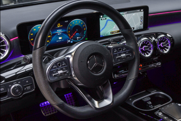 Mercedes-Benz A-Klasse 250e AMG Line Navi Leder Wide screen PTS Stoelverwarming Ambient LM velgen EQ BTW auto!