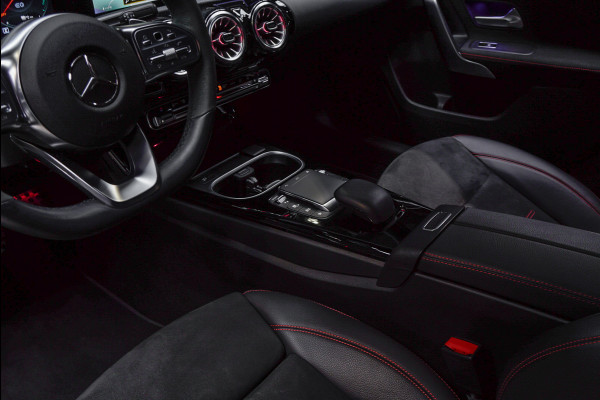 Mercedes-Benz A-Klasse 250e AMG Line Navi Leder Wide screen PTS Stoelverwarming Ambient LM velgen EQ BTW auto!