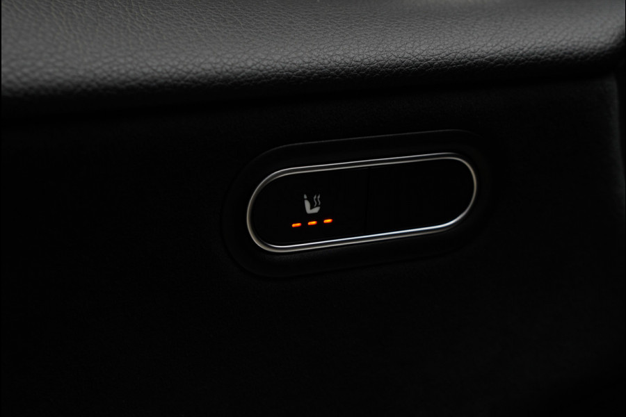 Mercedes-Benz A-Klasse 250e AMG Line Navi Leder Wide screen PTS Stoelverwarming Ambient LM velgen EQ BTW auto!