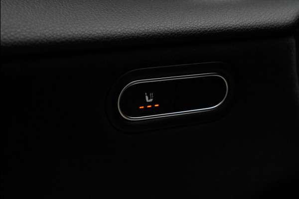 Mercedes-Benz A-Klasse 250e AMG Line Navi Leder Wide screen PTS Stoelverwarming Ambient LM velgen EQ BTW auto!