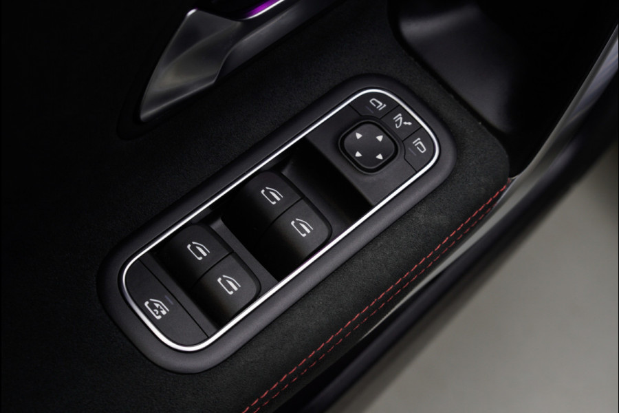 Mercedes-Benz A-Klasse 250e AMG Line Navi Leder Wide screen PTS Stoelverwarming Ambient LM velgen EQ BTW auto!