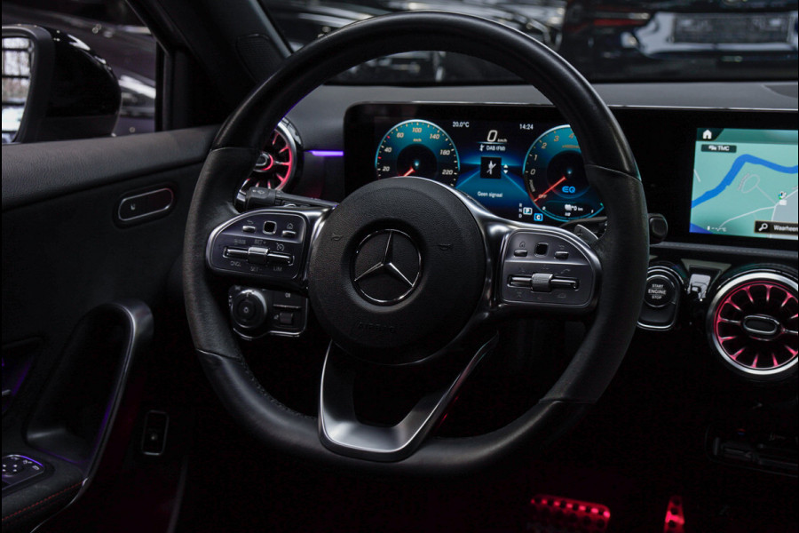 Mercedes-Benz A-Klasse 250e AMG Line Navi Leder Wide screen PTS Stoelverwarming Ambient LM velgen EQ BTW auto!
