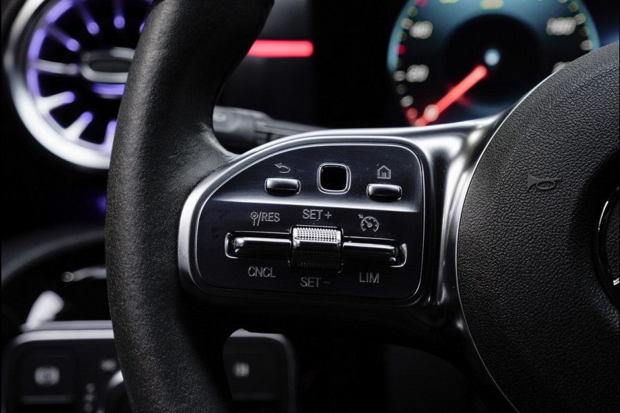 Mercedes-Benz A-Klasse 250e AMG Line Navi Leder Wide screen PTS Stoelverwarming Ambient LM velgen EQ BTW auto!