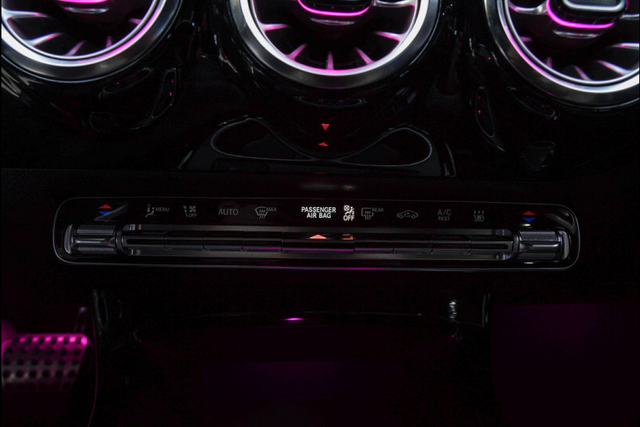 Mercedes-Benz A-Klasse 250e AMG Line Navi Leder Wide screen PTS Stoelverwarming Ambient LM velgen EQ BTW auto!