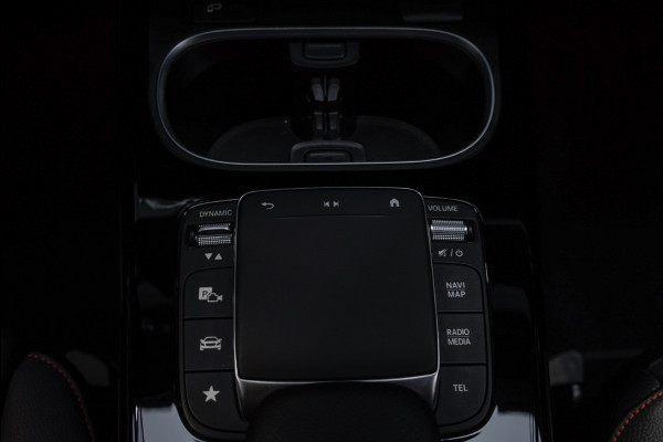 Mercedes-Benz A-Klasse 250e AMG Line Navi Leder Wide screen PTS Stoelverwarming Ambient LM velgen EQ BTW auto!