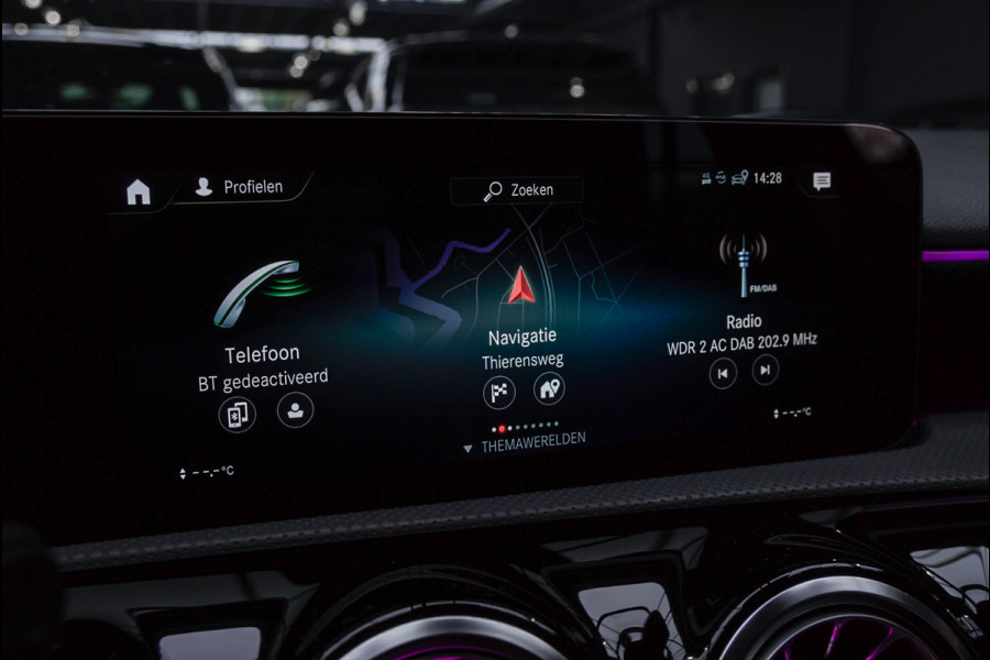 Mercedes-Benz A-Klasse 250e AMG Line Navi Leder Wide screen PTS Stoelverwarming Ambient LM velgen EQ BTW auto!