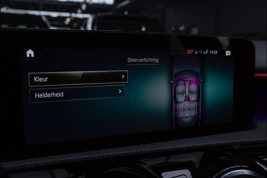Mercedes-Benz A-Klasse 250e AMG Line Navi Leder Wide screen PTS Stoelverwarming Ambient LM velgen EQ BTW auto!