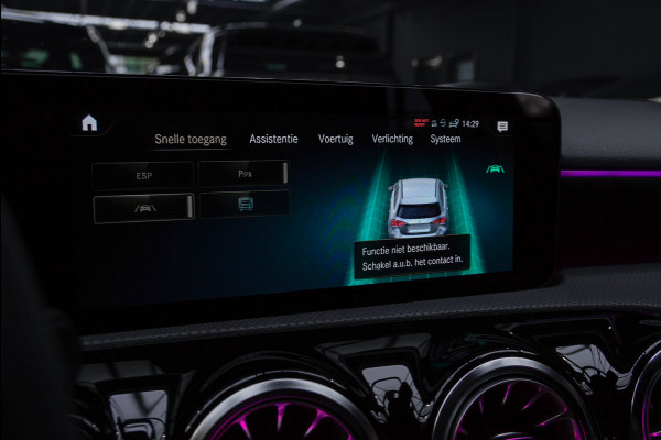 Mercedes-Benz A-Klasse 250e AMG Line Navi Leder Wide screen PTS Stoelverwarming Ambient LM velgen EQ BTW auto!