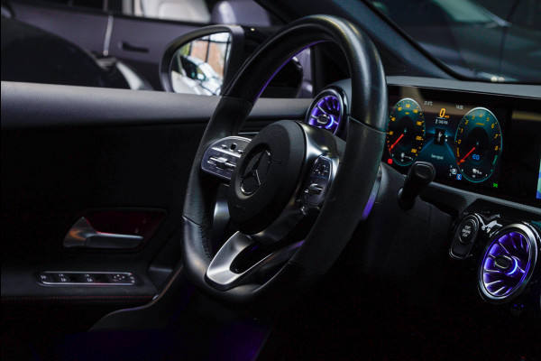 Mercedes-Benz A-Klasse 250e AMG Line Navi Leder Wide screen PTS Stoelverwarming Ambient LM velgen EQ BTW auto!