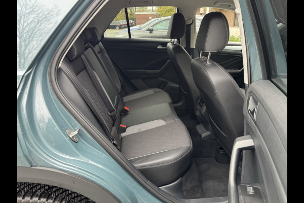 Volkswagen T-Roc TSI 115PK LIFE GOAL EDITION NAVI/CARPLAY/STOELVERWARMING/ FABRIEKSGARANTIE