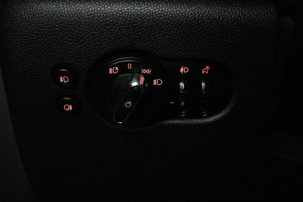MINI Mini 1.5 One Pepper (PANORAMADAK, SFEERVERLICHTING, AUTOMAAT, NAVIGATIE, CRUISE CONTROL, LEER)