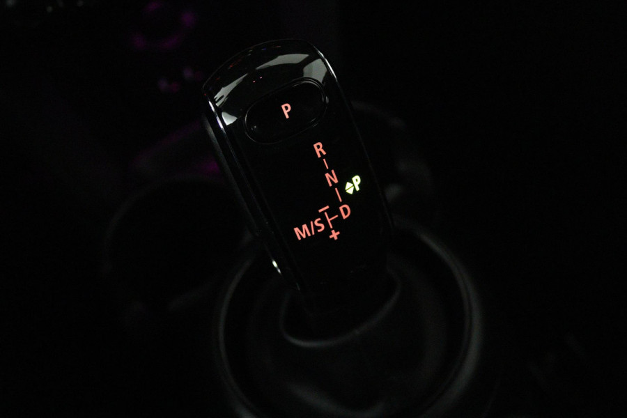 MINI Mini 1.5 One Pepper (PANORAMADAK, SFEERVERLICHTING, AUTOMAAT, NAVIGATIE, CRUISE CONTROL, LEER)