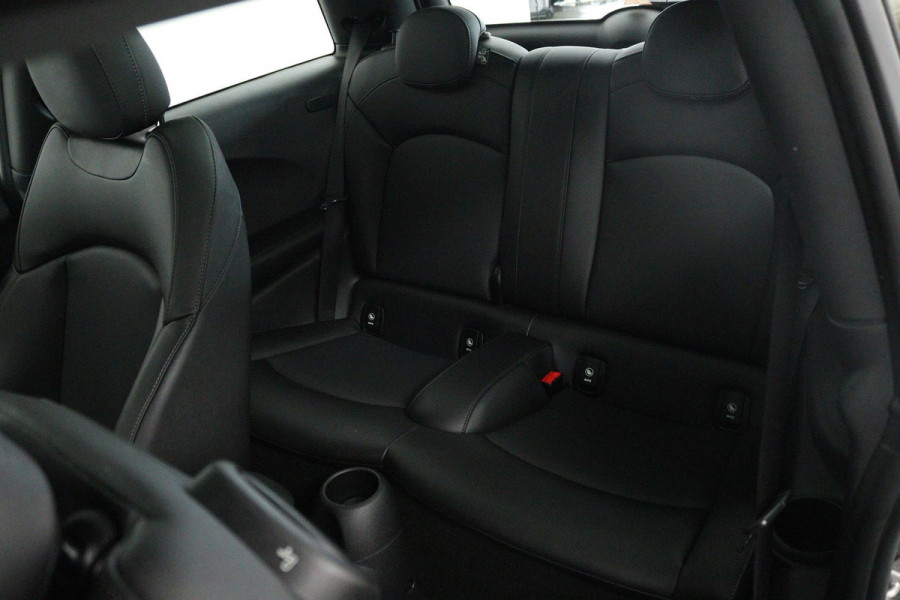 MINI Mini 1.5 One Pepper (PANORAMADAK, SFEERVERLICHTING, AUTOMAAT, NAVIGATIE, CRUISE CONTROL, LEER)