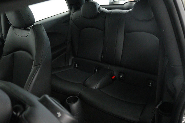 MINI Mini 1.5 One Pepper (PANORAMADAK, SFEERVERLICHTING, AUTOMAAT, NAVIGATIE, CRUISE CONTROL, LEER)